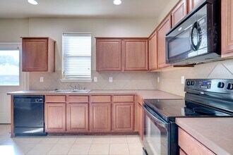 5829 Mt Plymouth Mt in Fort Worth, TX - Building Photo - Building Photo