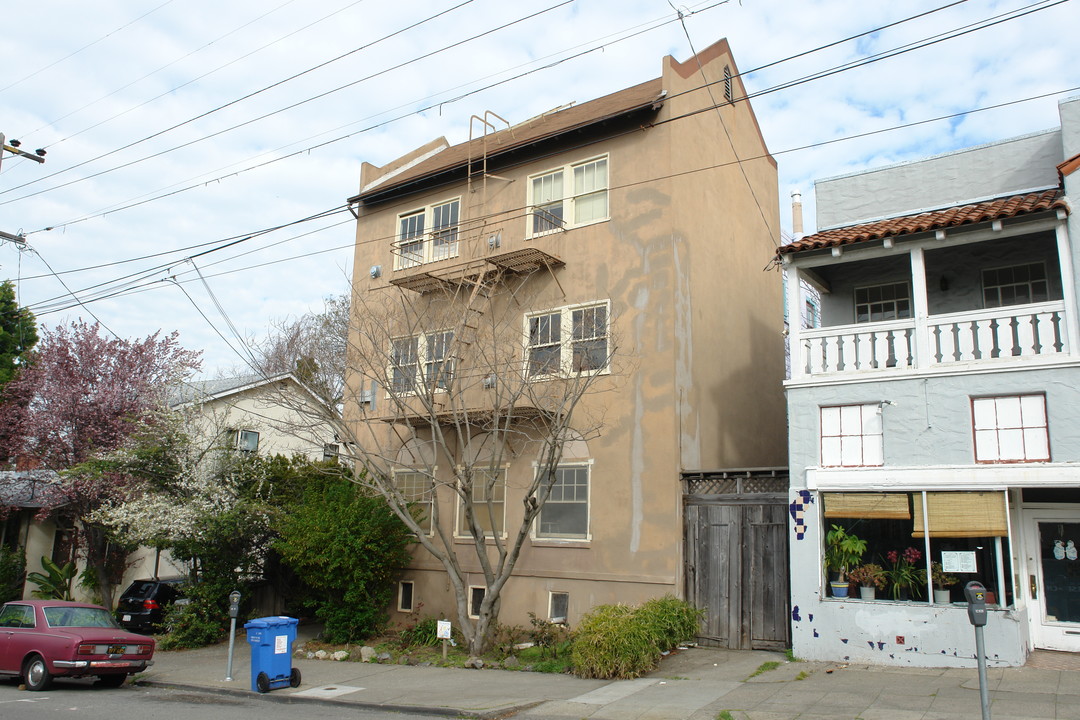 2037 Vine St in Berkeley, CA - Building Photo