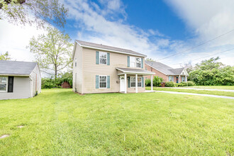 13 W Chestnut St in Oxford, OH - Foto de edificio - Building Photo