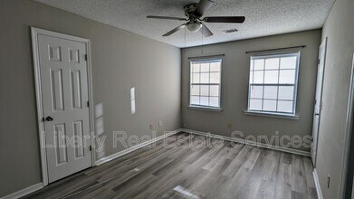 122 Crosby Dr in Hinesville, GA - Building Photo - Building Photo