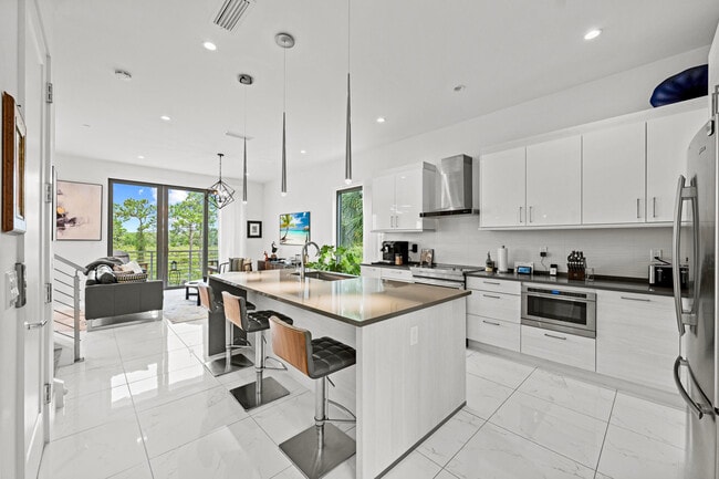 1811 NW 42nd Dr