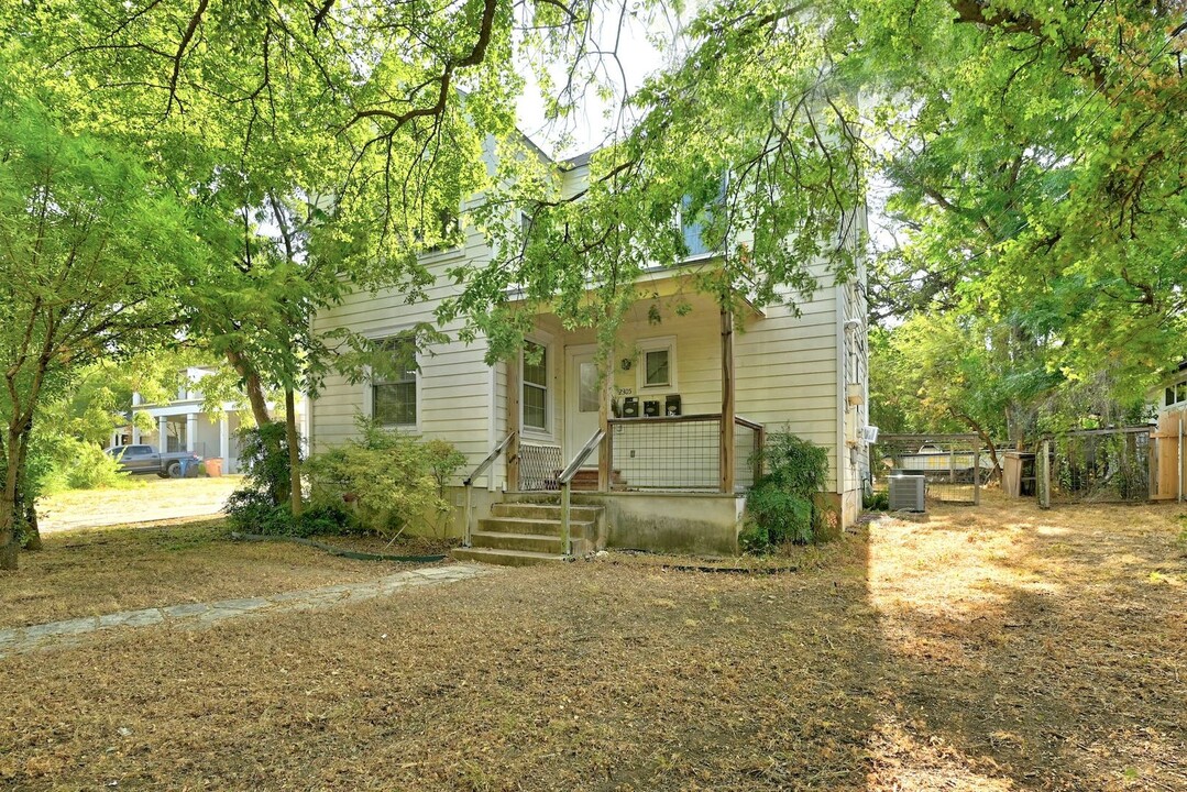 2305 Longview St in Austin, TX - Foto de edificio