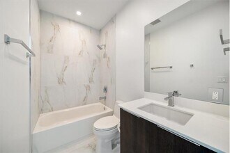 1054 N Victoria Park Rd in Fort Lauderdale, FL - Building Photo - Building Photo