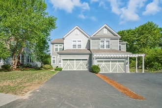 5 Frostpane Ln in Hopkinton, MA - Building Photo - Building Photo