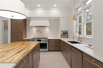 50 Frederica Oaks Ln in St. Simons Island, GA - Foto de edificio - Building Photo