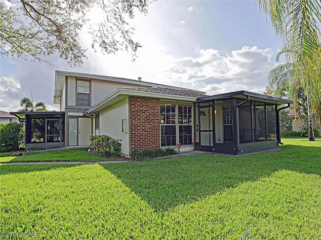 5804 Newfoundland Cir in Ft. Myers, FL - Foto de edificio - Building Photo