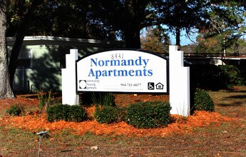 Normandy Apartments in Jacksonville, FL - Foto de edificio - Building Photo