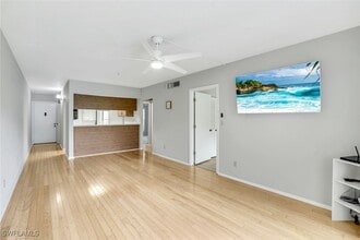 35 Greenbrier St in Marco Island, FL - Building Photo - Building Photo