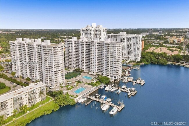 18031 Biscayne Blvd, Unit PH01 in Aventura, FL - Foto de edificio - Building Photo
