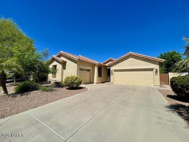 142 W Hawk Way in Chandler, AZ - Building Photo