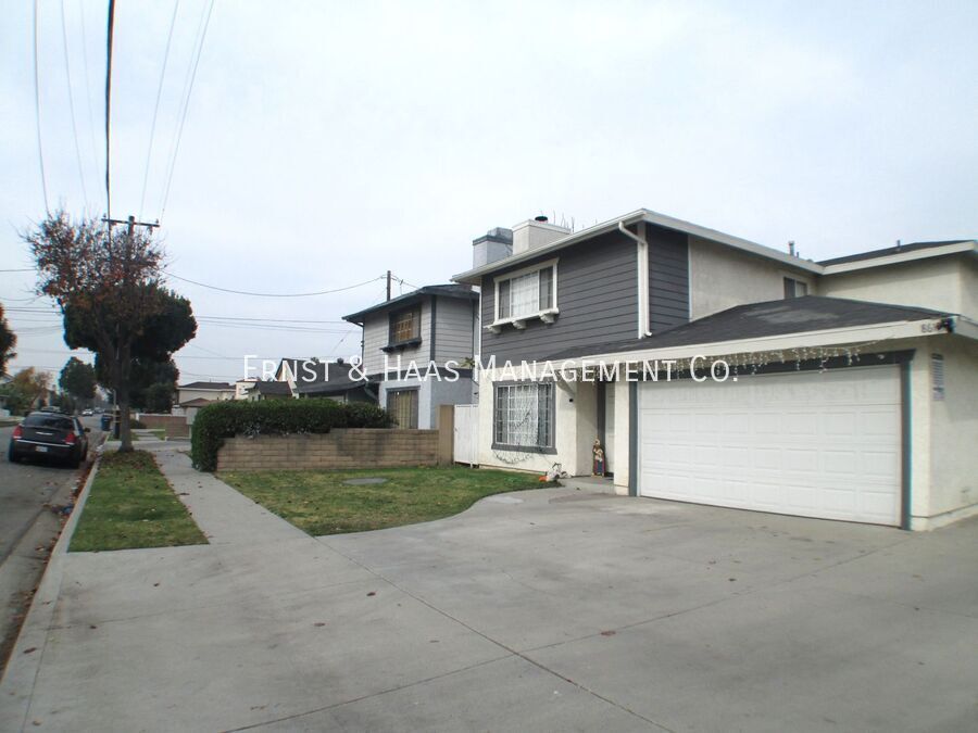 8621 1/2 Cedar St in Bellflower, CA - Building Photo