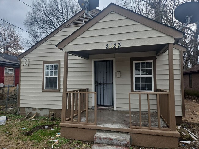 property at 2123 Lyon Ave