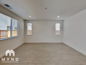 3567 Damora Ave in Sacramento, CA - Foto de edificio - Building Photo