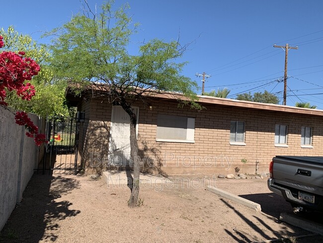 property at 432 E Kimball Ave