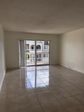 7920 Camino Real in Miami, FL - Building Photo - Building Photo