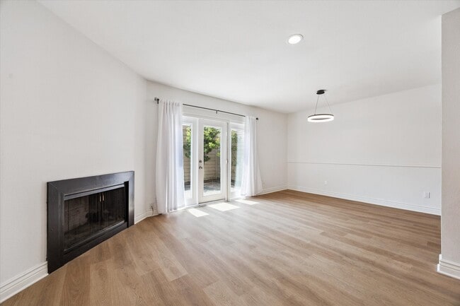 property at 927 Memorial Village Dr