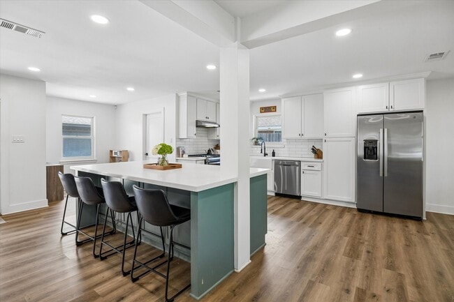 property at 5311 Hialeah Dr