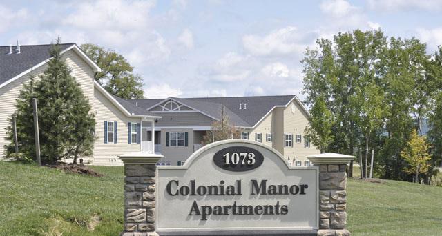 Colonial Manor Apartments in Horseheads, NY - Foto de edificio - Building Photo