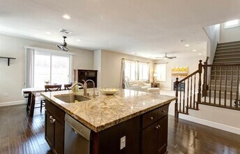 4628 Kinsley St in Dublin, CA - Foto de edificio - Building Photo