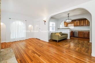 6798 Lewis Ave in Long Beach, CA - Building Photo - Building Photo