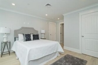 150 Athens St, Unit 6 in Boston, MA - Building Photo - Building Photo