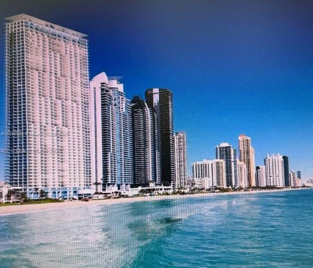 17011 N Bay Rd in Sunny Isles Beach, FL - Foto de edificio