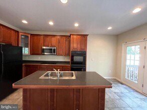 107 Hemlock Dr in Stafford, VA - Building Photo - Building Photo