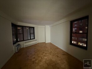 Fourth Avenue in New York, NY - Foto de edificio - Building Photo