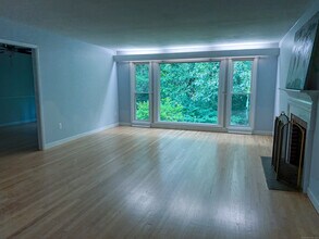 182 Knoll Dr in Hamden, CT - Building Photo - Building Photo