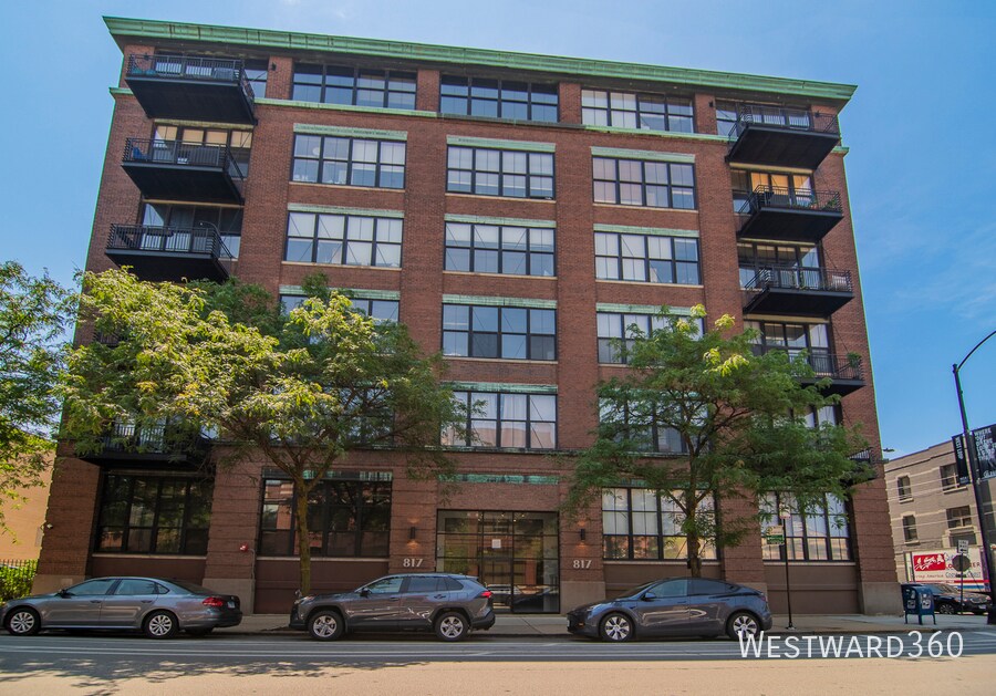 817 W Washington Blvd in Chicago, IL - Building Photo