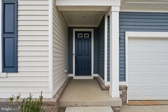 615 Clover Ln in Orange, VA - Foto de edificio - Building Photo