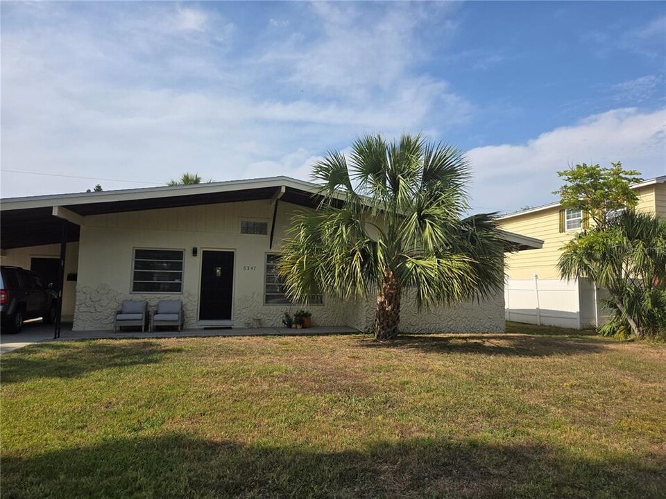 6347 13th Ave N in St. Petersburg, FL - Building Photo