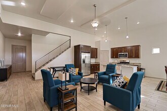 7825 Enchanted View Dr in El Paso, TX - Building Photo - Building Photo