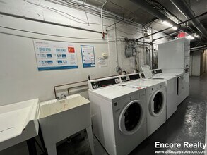 122 Washington St in Boston, MA - Foto de edificio - Building Photo