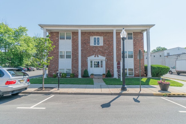 7 Charles St, Unit 1B