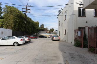 4203 St Charles Pl in Los Angeles, CA - Building Photo - Building Photo