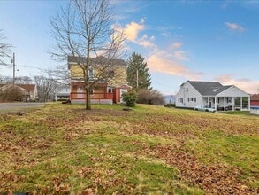 1617 W 9th St in Beaver Falls, PA - Building Photo - Building Photo