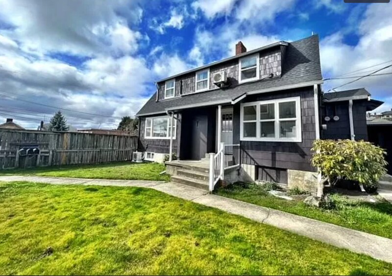 1206 Gregory Way in Bremerton, WA - Building Photo