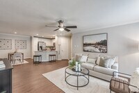 Alister Galleria photo'