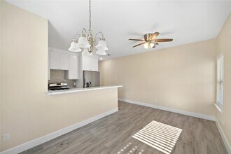 5618 Ridgeway Dr in Houston, TX - Building Photo - Building Photo