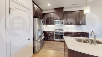 2232 Southwick Dr in Lewisville, TX - Foto de edificio - Building Photo