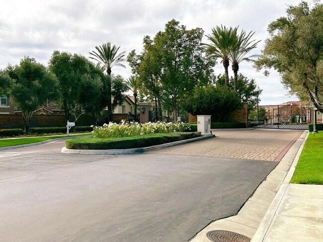 5629 Kate Way in Fontana, CA - Building Photo - Building Photo