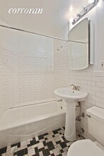 259 W 12th St-Unit -: 2D in New York, NY - Building Photo - Building Photo