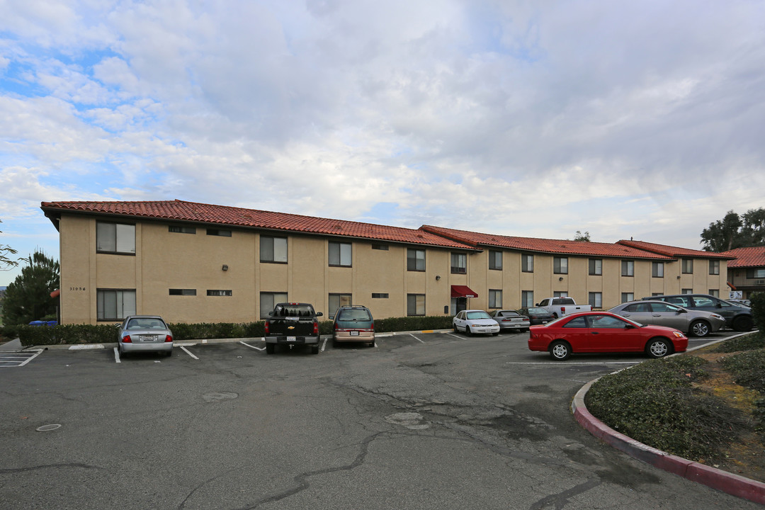 River View Apartments in Bonsall, CA - Foto de edificio