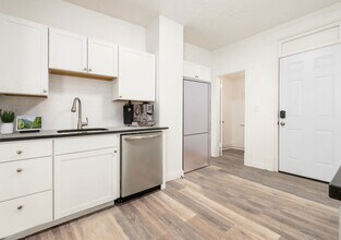 409 E Markison Ave in Columbus, OH - Building Photo - Building Photo