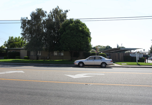 Southwood Garden in Lodi, CA - Building Photo - Building Photo