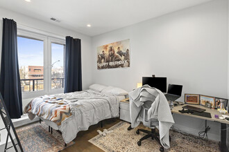 2217 W Madison St in Chicago, IL - Building Photo - Building Photo