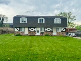 7337 Seymour St NW in Massillon, OH - Building Photo