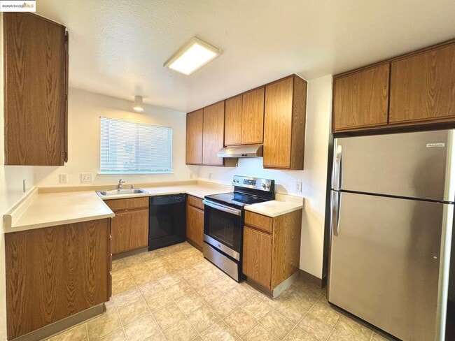property at 554 Bancroft Ave