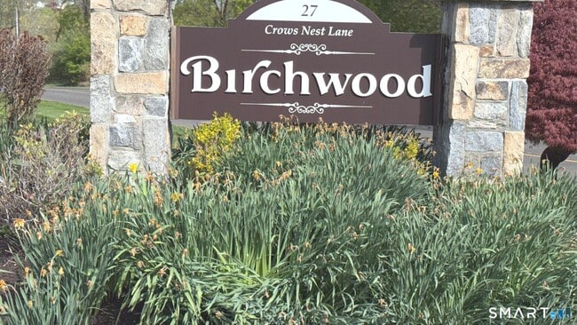 27 Crows Nest Ln in Danbury, CT - Building Photo - Building Photo